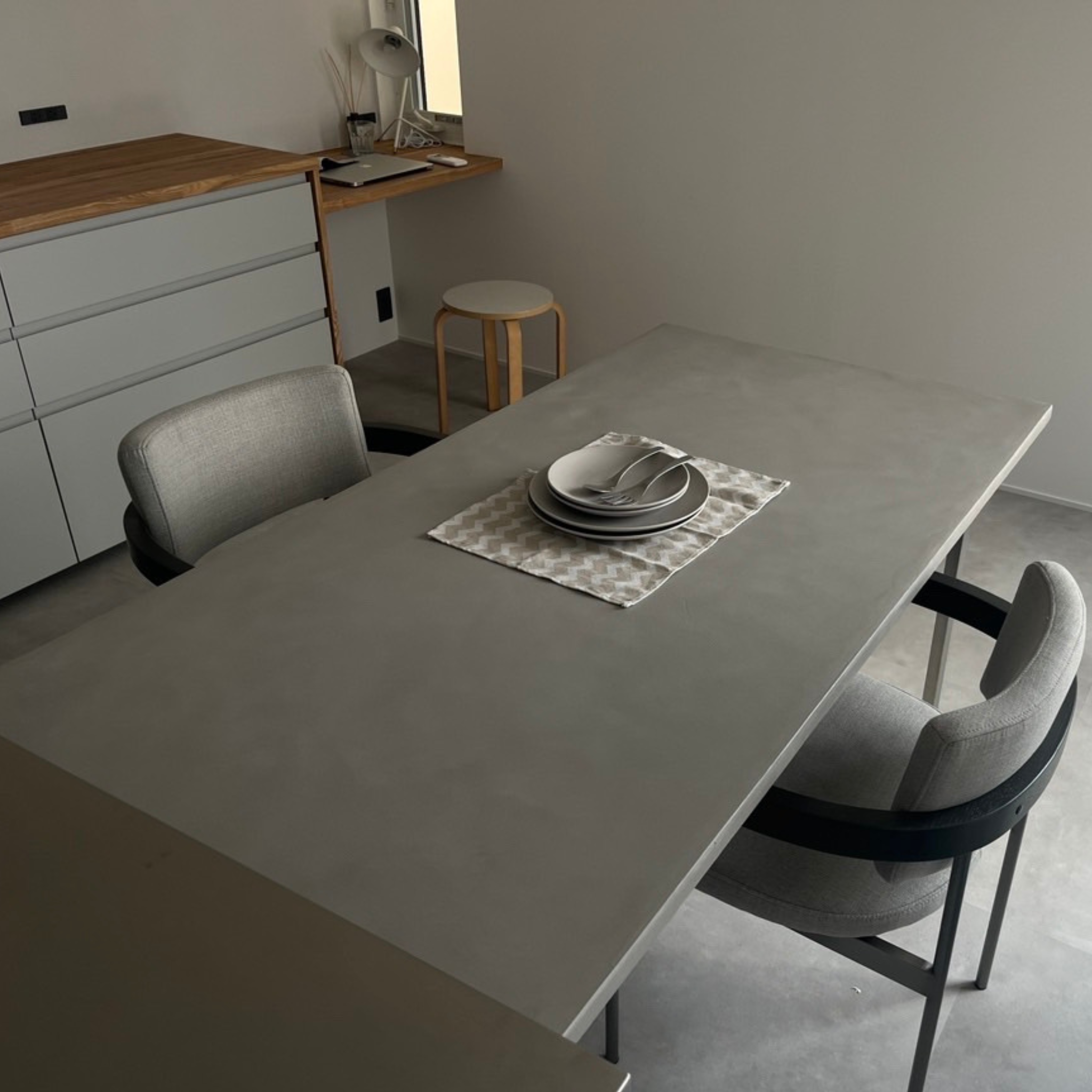 【Bee/モールテックス】ダイニングテーブル|1500×850×710 | グレー/ブラック/ホワイト/ブラウン/シルバー脚