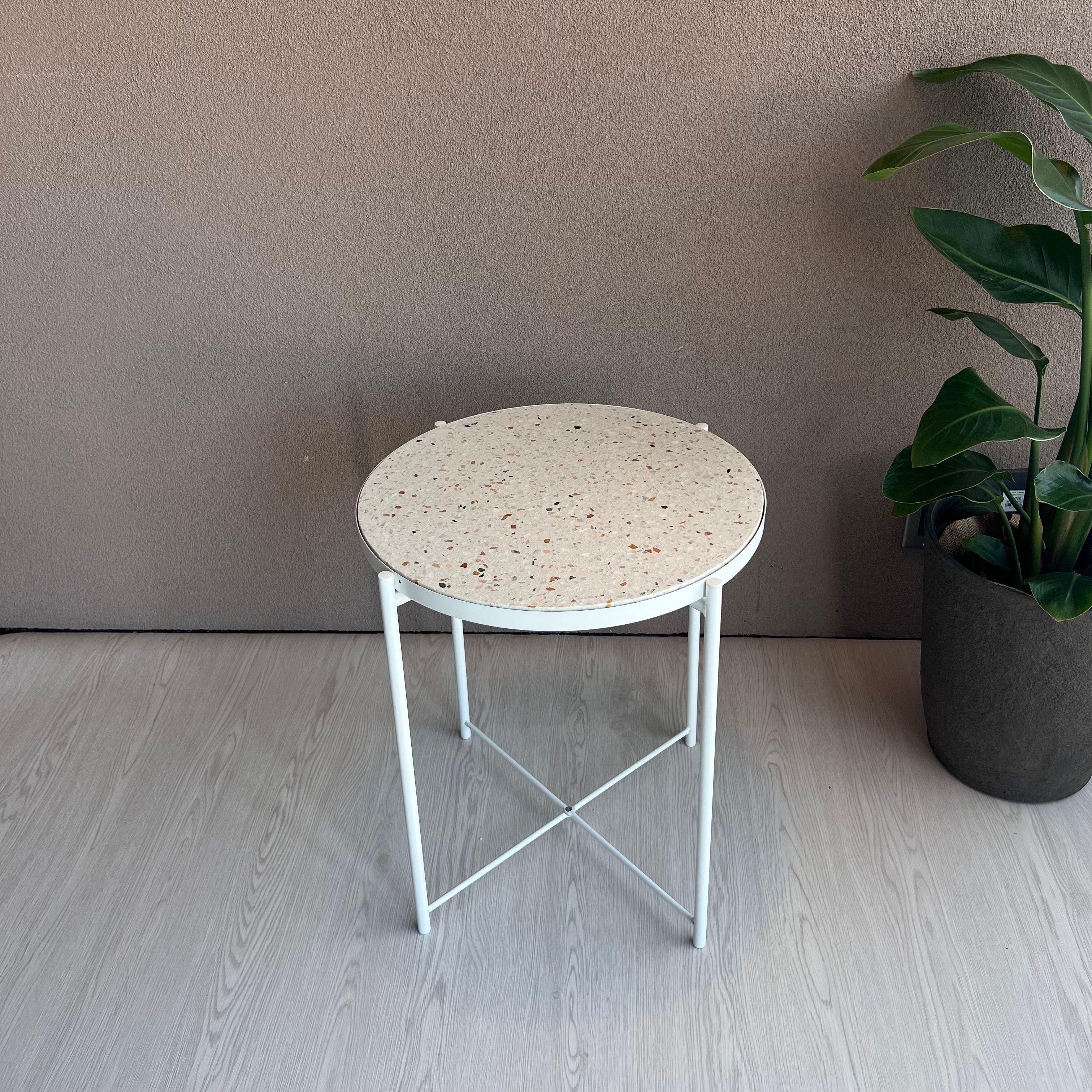 あきの家づくりコラボ商品/ビールストーン/サイドテーブル/petit Ant01 丸　直径45cm高さ53cm/ホワイト・グリーン・ベージュ