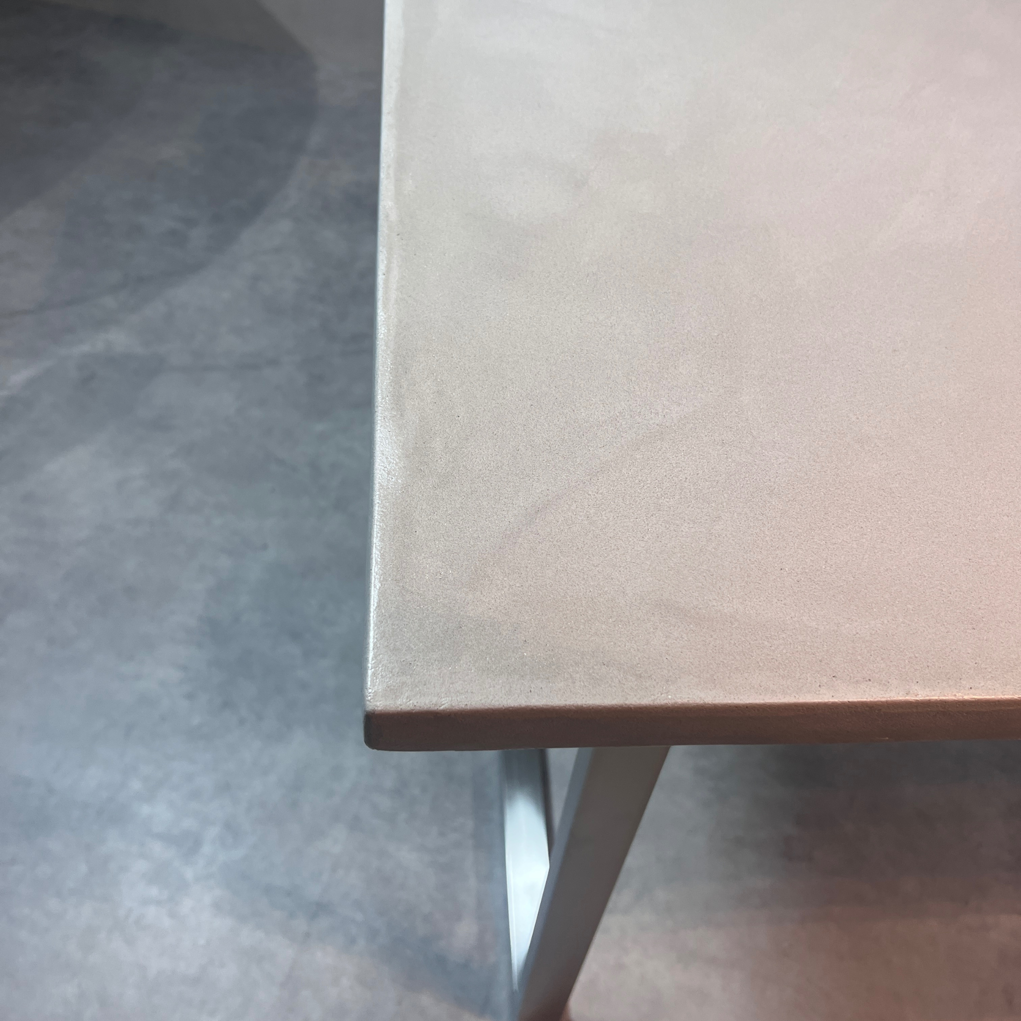 【Bee/モールテックス】ダイニングテーブル|1500×850×710 | グレー/ブラック/ホワイト/ブラウン/シルバー脚